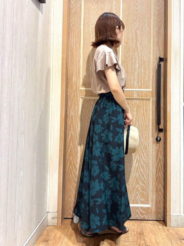 meiさんの「SHOO･LA･RUE｜【汗ジミ防止/ひんやり/UV】フリルスリーブTシャツ」を使ったコーディネート
