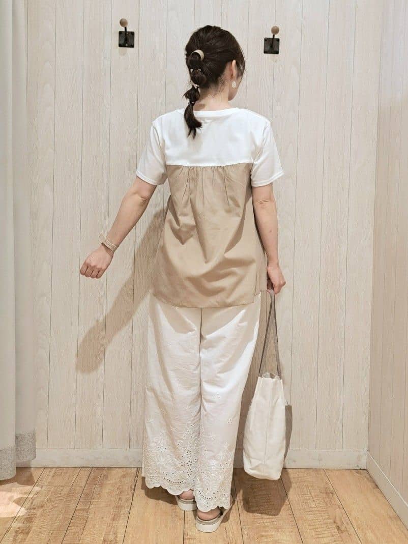SAKIさんの「SHOO･LA･RUE｜【S-LL】華やかさをプラスする 裾刺繍ストレートパンツ」を使ったコーディネート