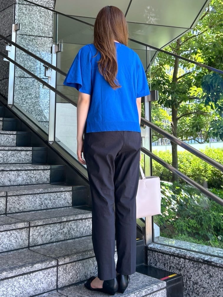 Risaさんの「OPAQUE.CLIP｜麻混ハイストレッチイージースティックパンツ【洗濯機洗い可】」を使ったコーディネート