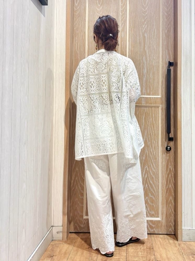 meiさんの「SHOO･LA･RUE｜【S-LL/UV/吸水速乾】さらりと着こなす 肩タックゆるトップス」を使ったコーディネート