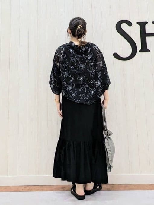 さくみぃさんの「SHOO･LA･RUE｜◆【接触冷感/ギフトにも】コンパクトボレロ」を使ったコーディネート
