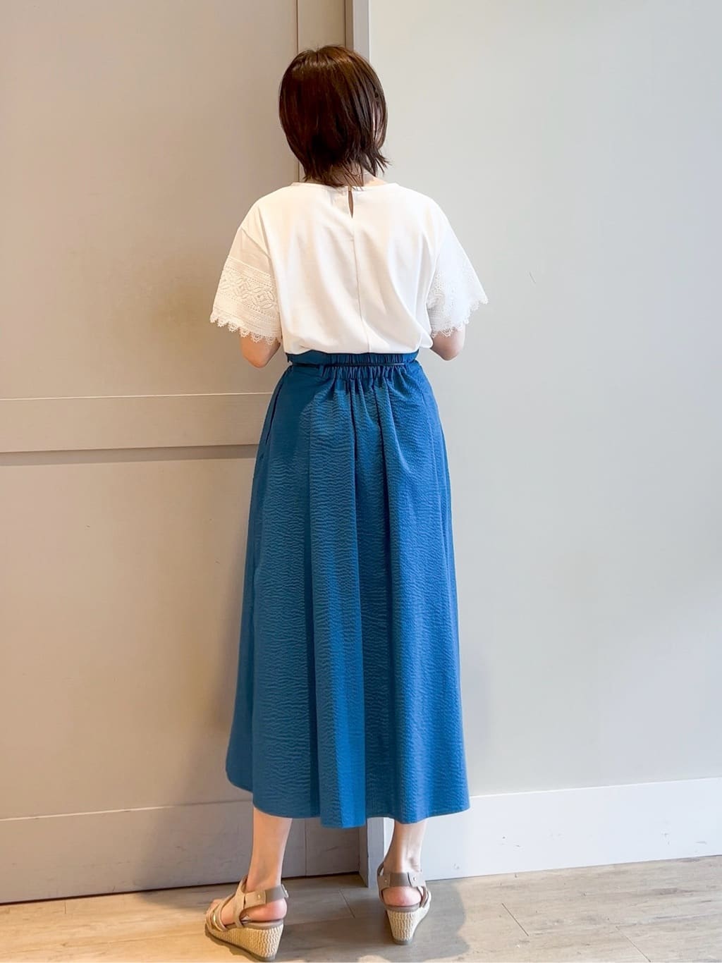 yamakoさんの「grove｜【洗える/二の腕カバー】上品なレースで叶える、きちんと見えの夏Tシャツ」を使ったコーディネート