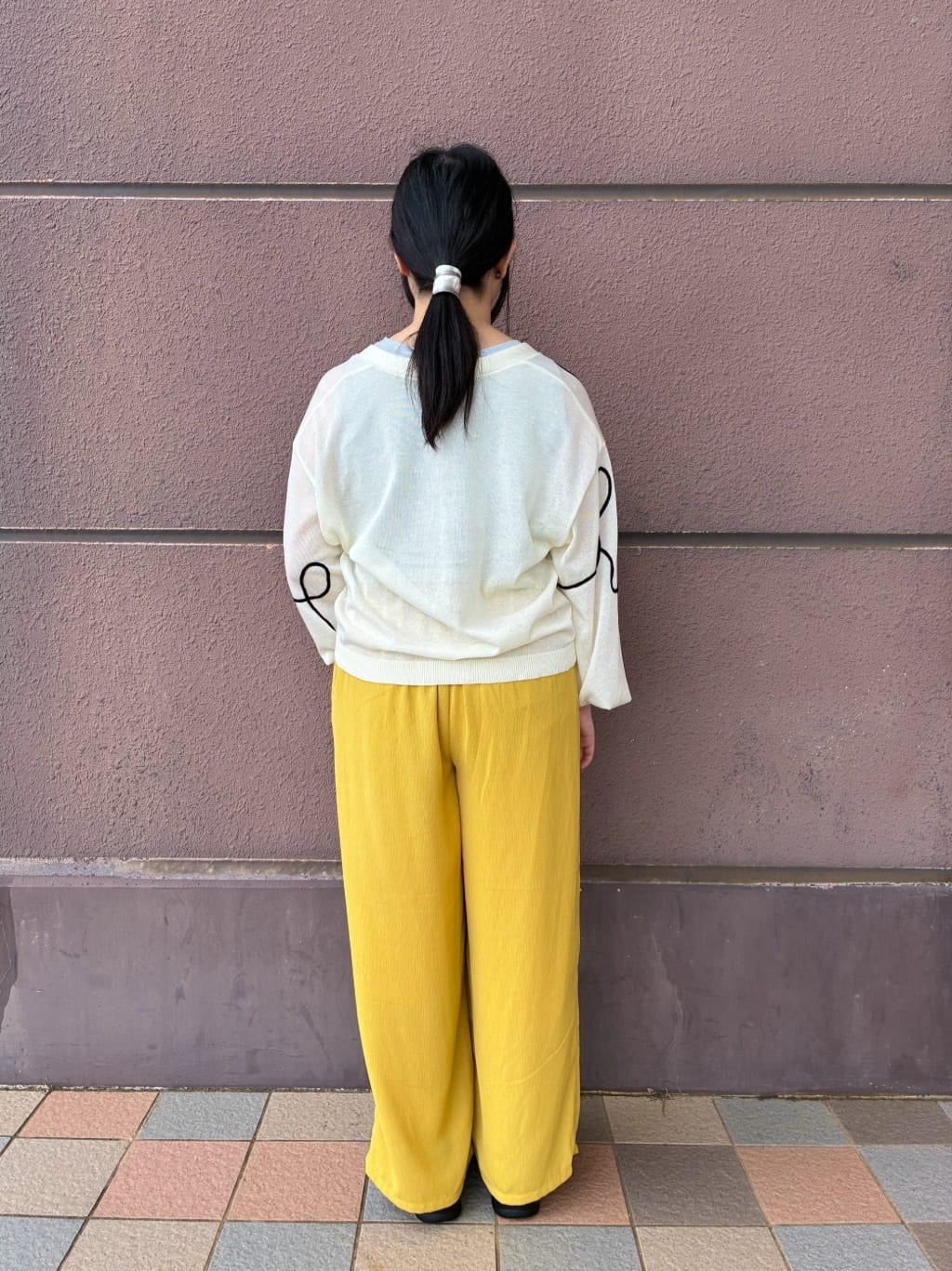あゆさんの「SHOO･LA･RUE｜ニュアンスデザインがこなれ見え 刺繍デザイン シアーカーディガン」を使ったコーディネート