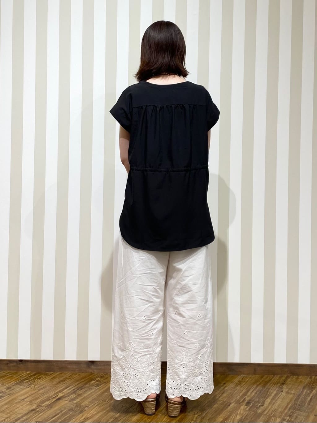 SAOさんの「SHOO･LA･RUE｜【S-LL】シルエットが変えられる ウエストリボンブラウス」を使ったコーディネート