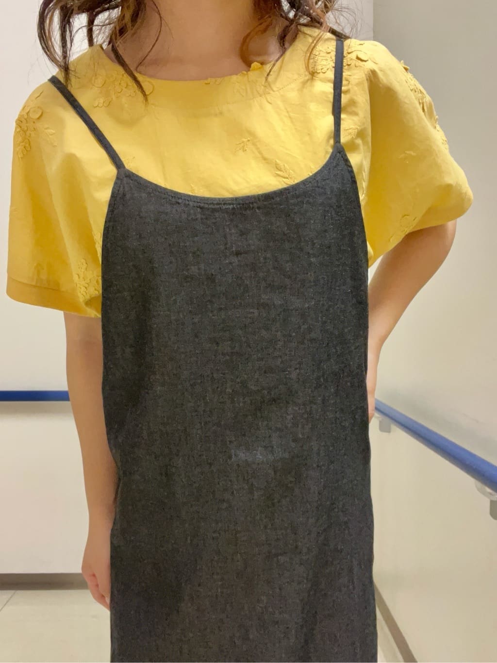 あもさんの「SHOO･LA･RUE｜【洗える/S-LL】インせず着られる さらっと大人上品 刺繍トップス」を使ったコーディネート