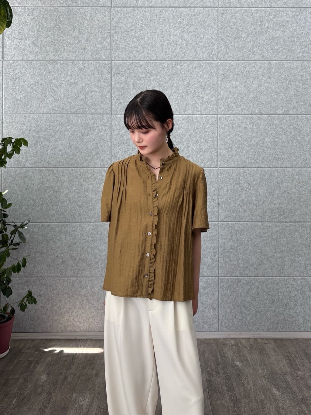 akiさんの「INDIVI｜バッククロスモードパンツ」を使ったコーディネート