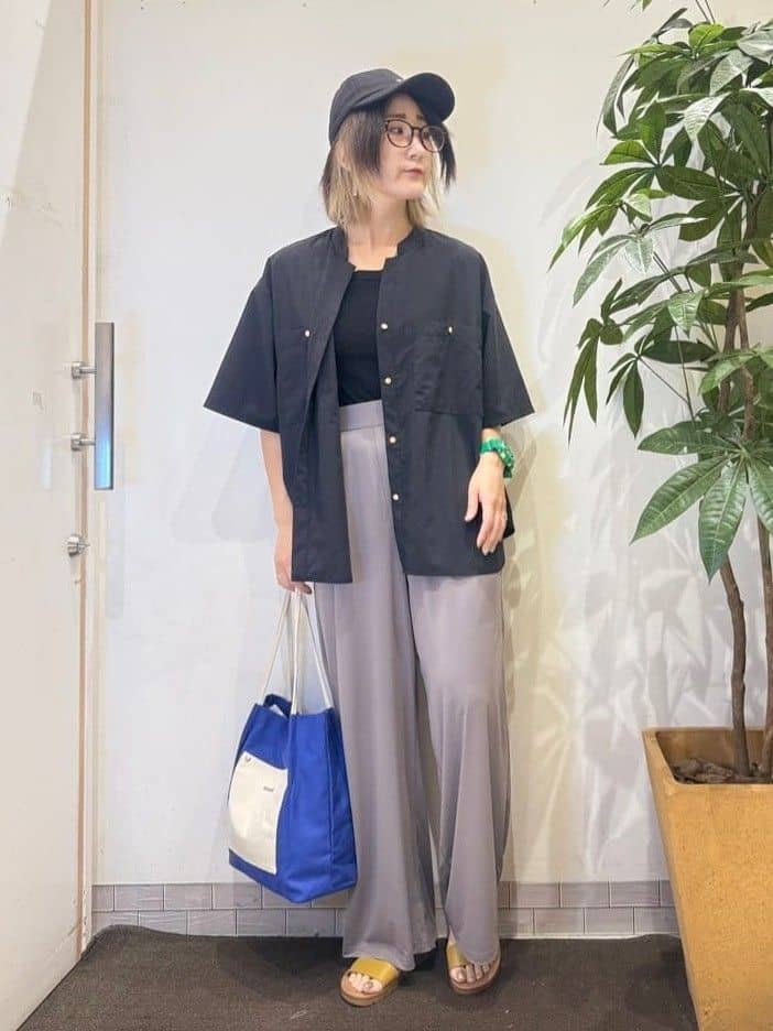 misakiさんの「SHOO･LA･RUE｜【S-LL/ひんやり/UV】リラクシーな穿き心地 エアリーワイドパンツ」を使ったコーディネート