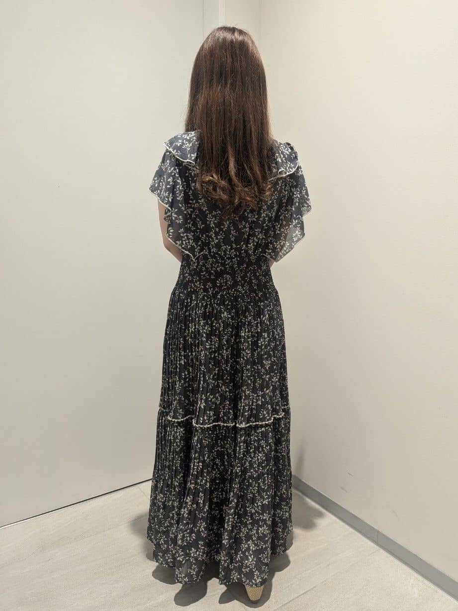 miki⑅⁠˖⁠♡さんの「grove｜◆夏の主役シフォンプリントプリーツワンピース」を使ったコーディネート