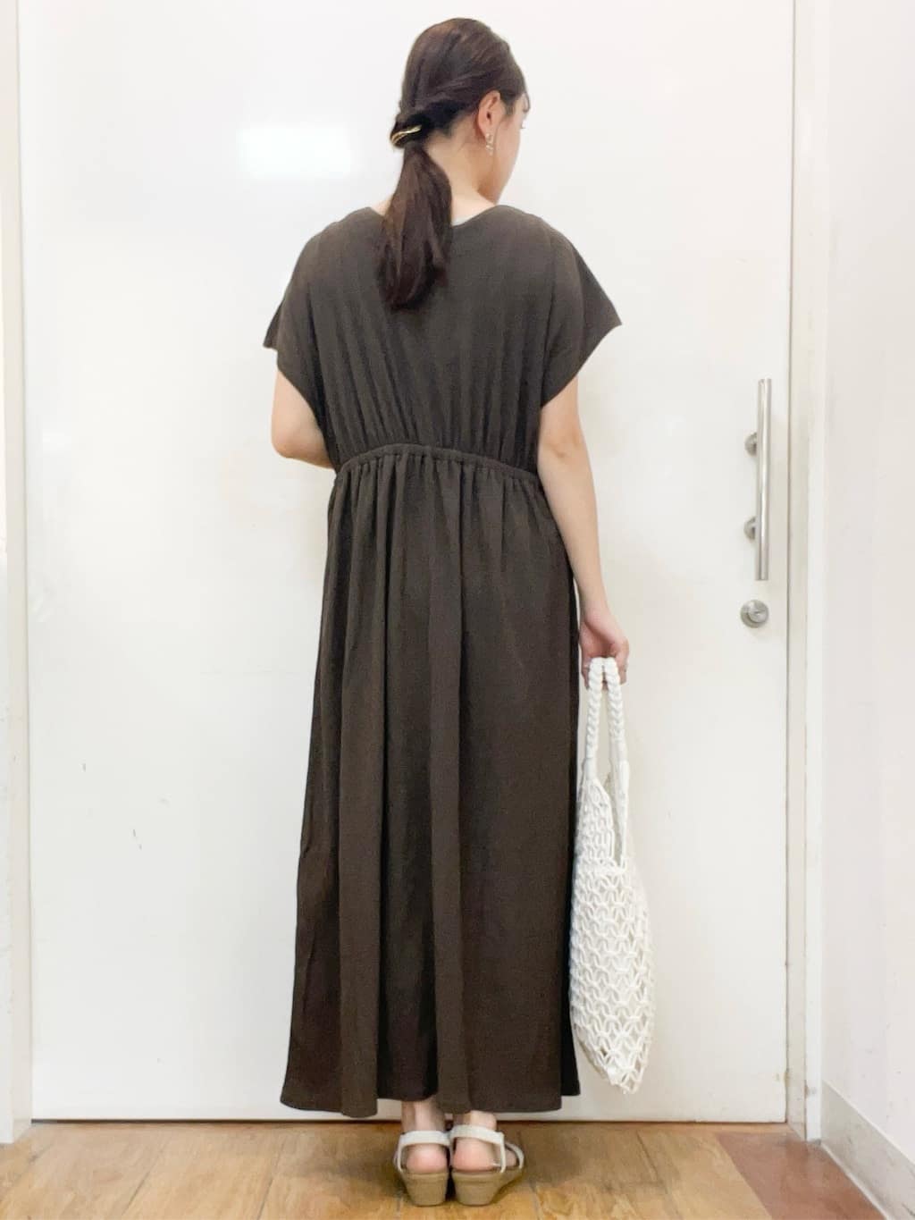 sakiさんの「SHOO･LA･RUE｜【前後2WAY】さらりと大人上品に 楊柳フレンチワンピース」を使ったコーディネート