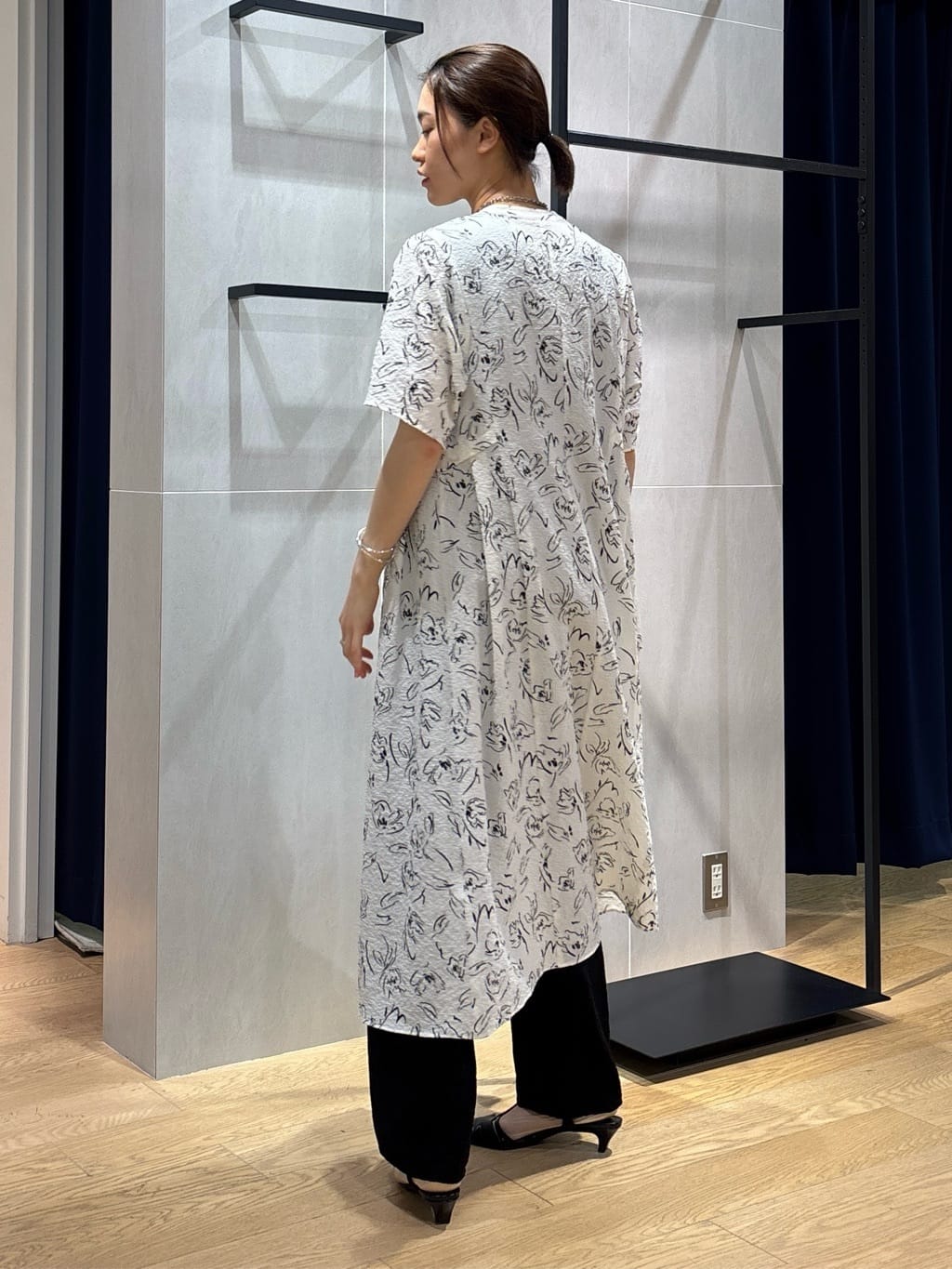 kanaeさんの「INDIVI｜【洗える／UVケア／SETUP可能】ドロストワイドパンツ」を使ったコーディネート