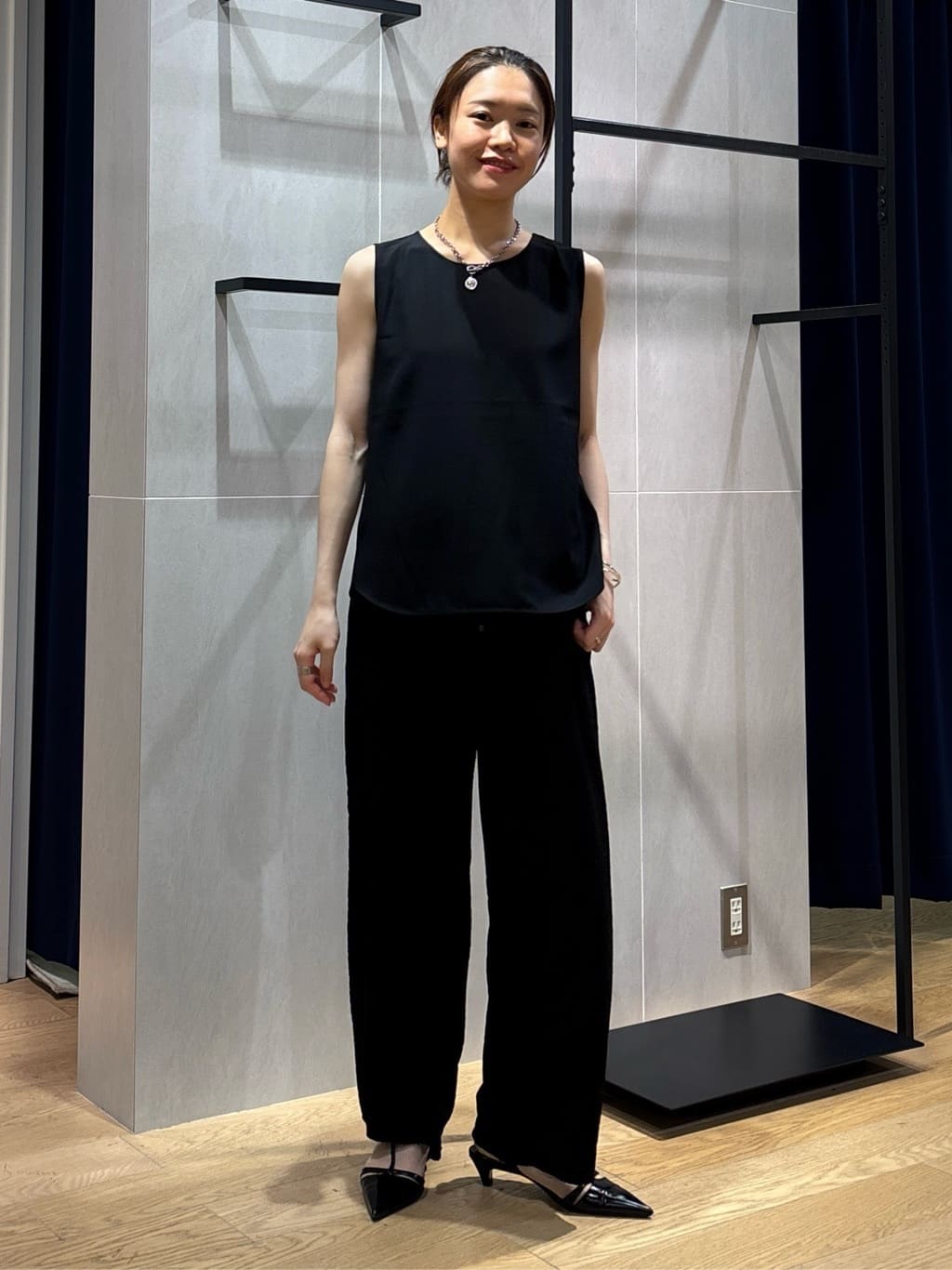 kanaeさんの「INDIVI｜【洗える／UVケア／SETUP可能】ドロストワイドパンツ」を使ったコーディネート