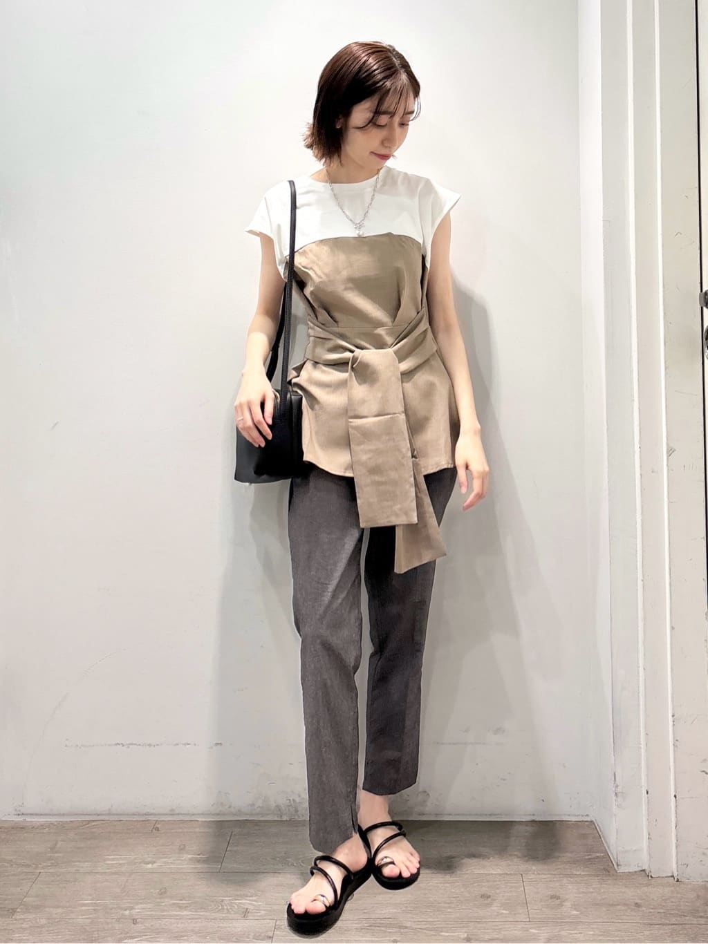 ぶまりんさんの「OPAQUE.CLIP｜麻混ハイストレッチイージースティックパンツ【洗濯機洗い可】」を使ったコーディネート