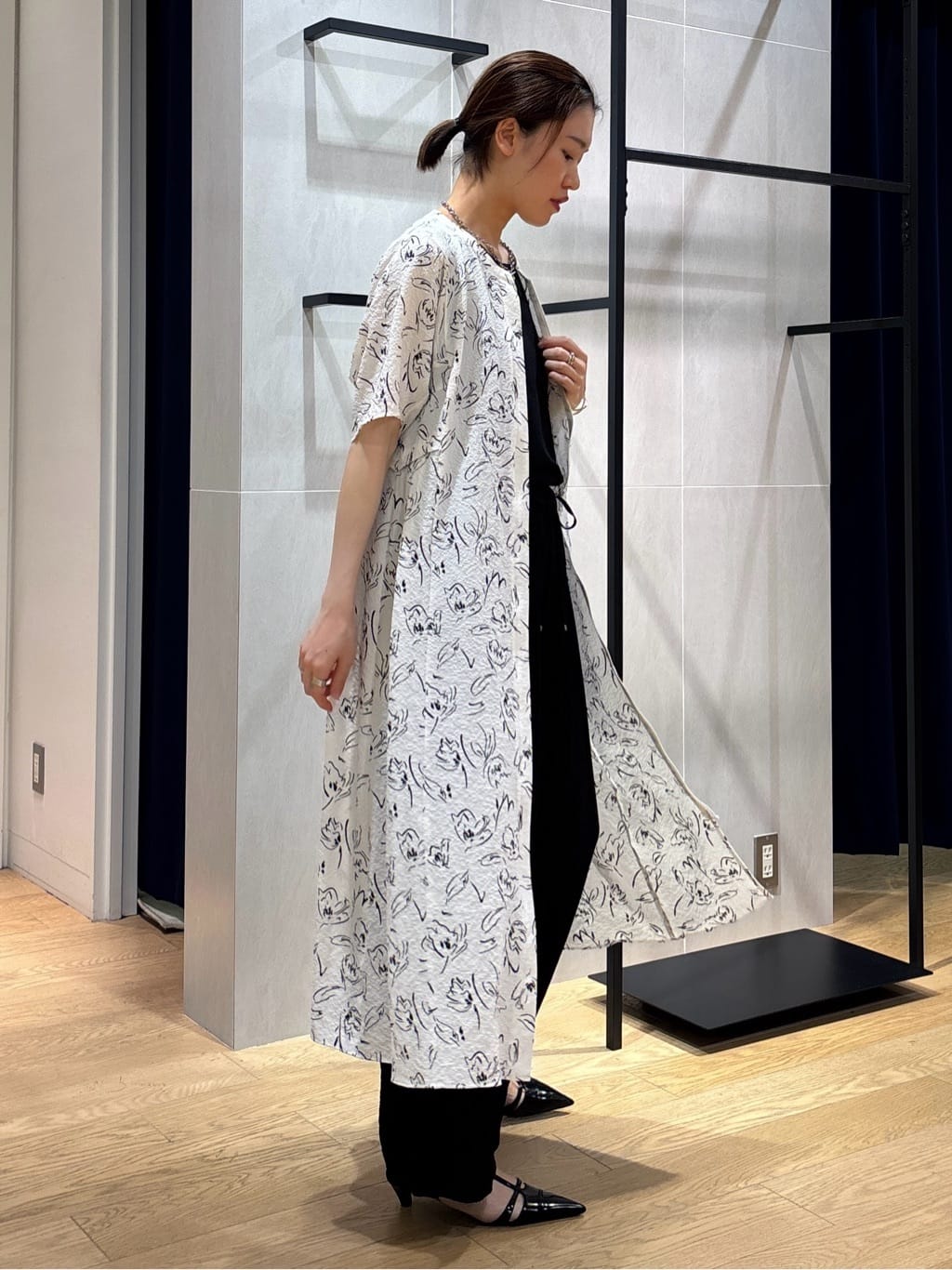 kanaeさんの「INDIVI｜【洗える／UVケア／SETUP可能】ドロストワイドパンツ」を使ったコーディネート