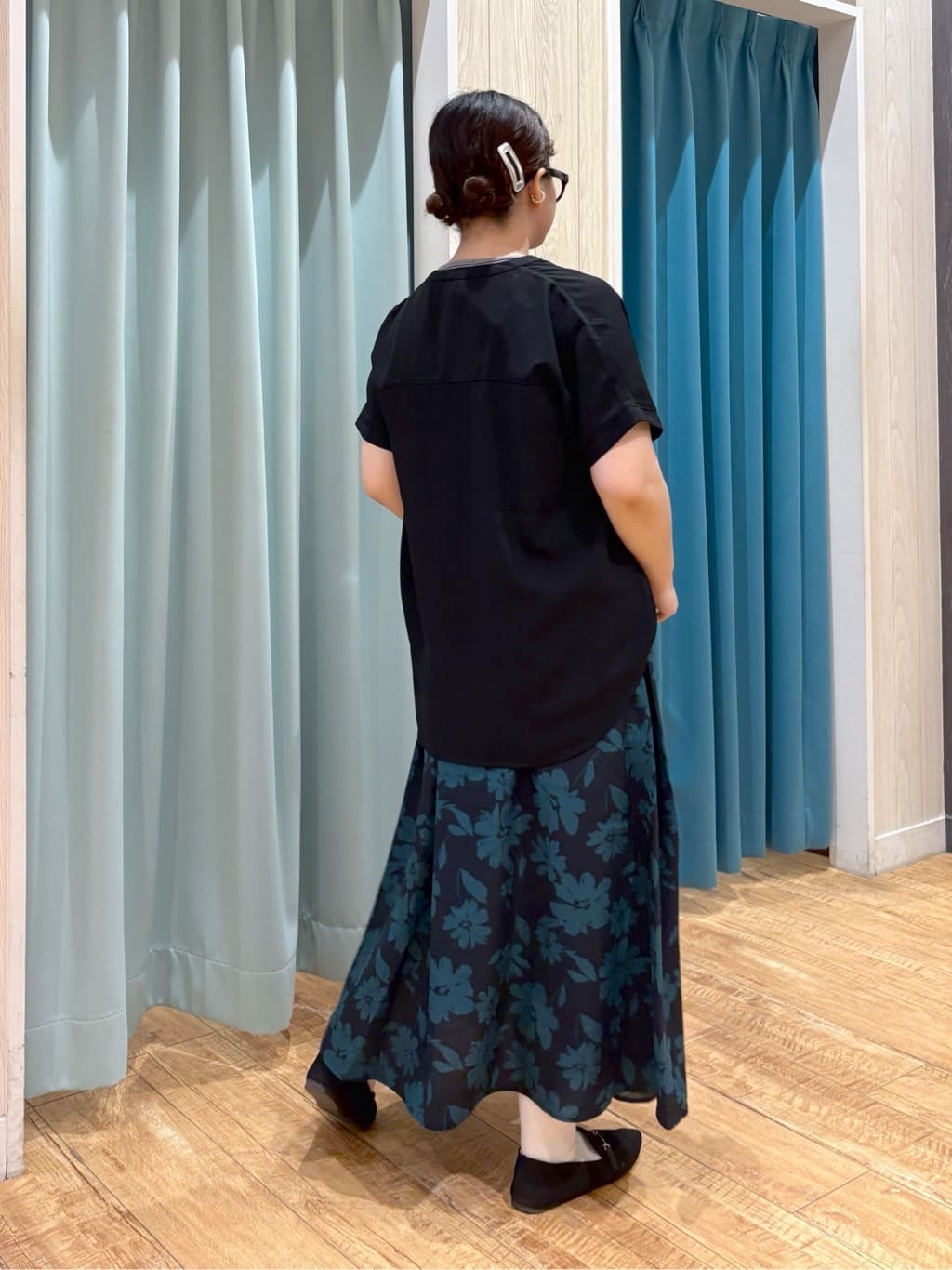 砂糖さんの「SHOO･LA･RUE｜【洗える/プチプラ】大人の抜け感をプラスする バンドカラーシャツ」を使ったコーディネート
