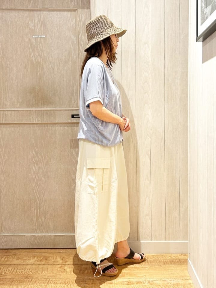 yukaさんの「SHOO･LA･RUE｜【ひんやり/UV】高気温でも快適に インせず決まるドルマントップス」を使ったコーディネート