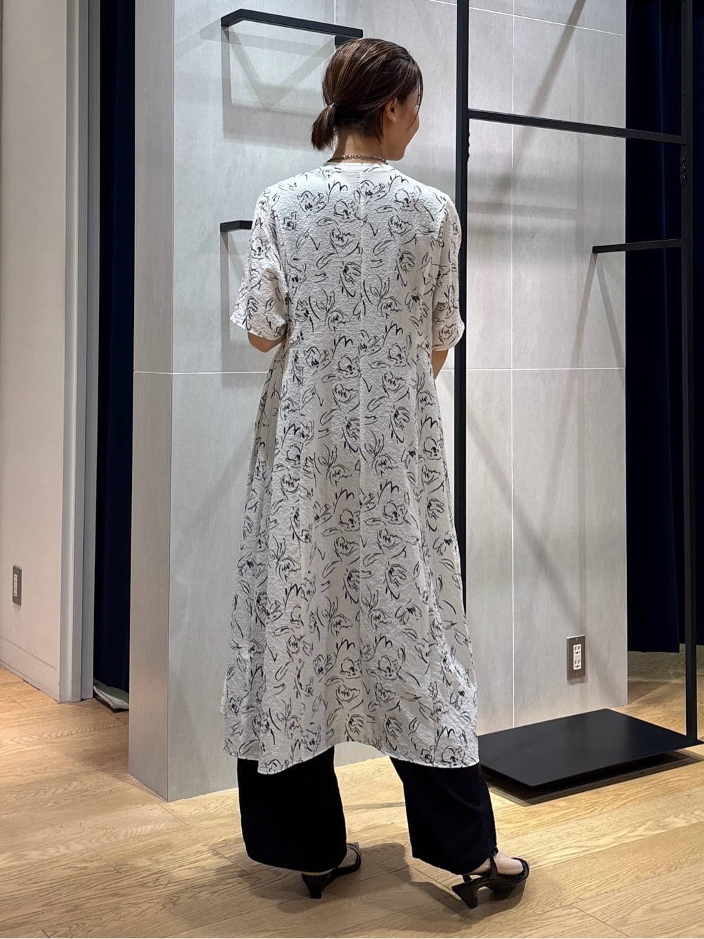 kanaeさんの「INDIVI｜【洗える／UVケア／SETUP可能】ドロストワイドパンツ」を使ったコーディネート