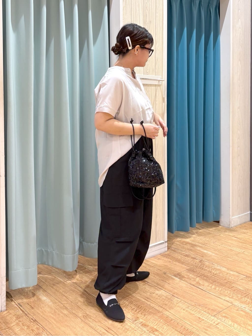 砂糖さんの「SHOO･LA･RUE｜【洗える/プチプラ】大人の抜け感をプラスする バンドカラーシャツ」を使ったコーディネート