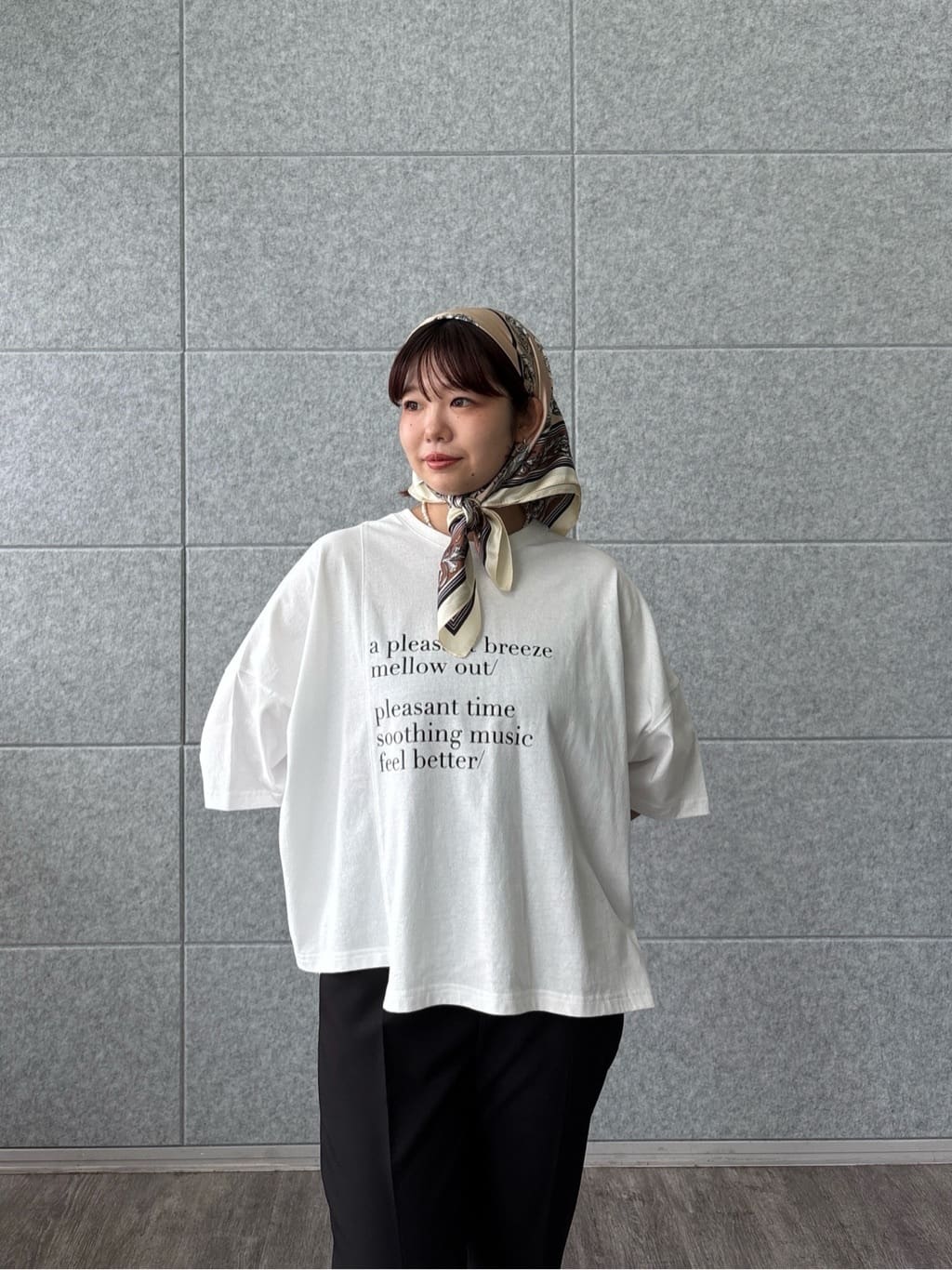 UKIさんの「INDIVI｜クロップドスリットパンツ」を使ったコーディネート