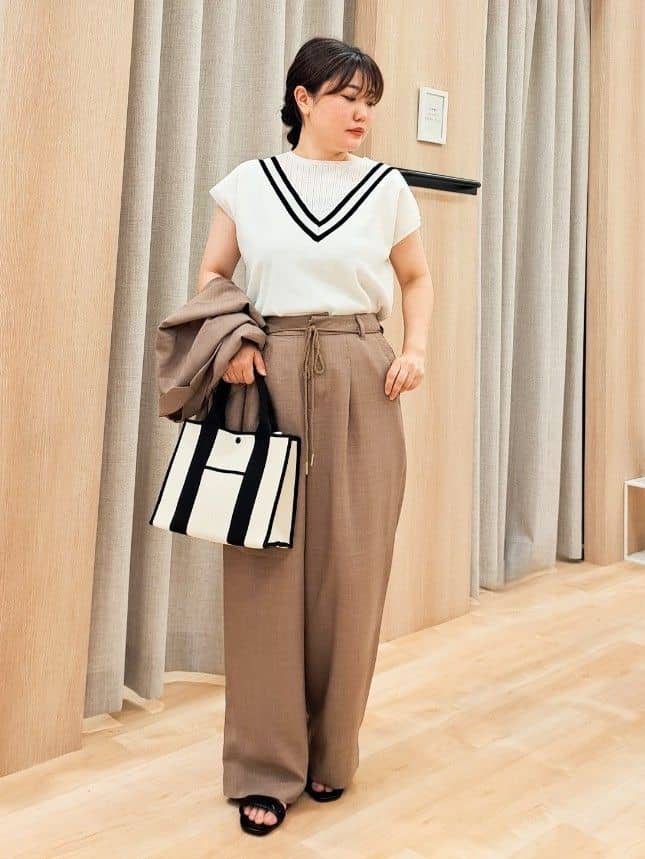 ふるさんの「grove｜ロープベルトで差がつく 洗練リラックスパンツ」を使ったコーディネート