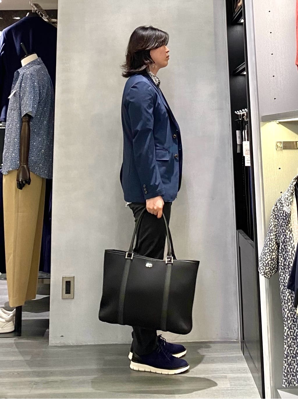 nishiさんの「TAKEO KIKUCHI｜【抗菌防臭】COOL DOTS（R）ドビープリント ジャケット」を使ったコーディネート