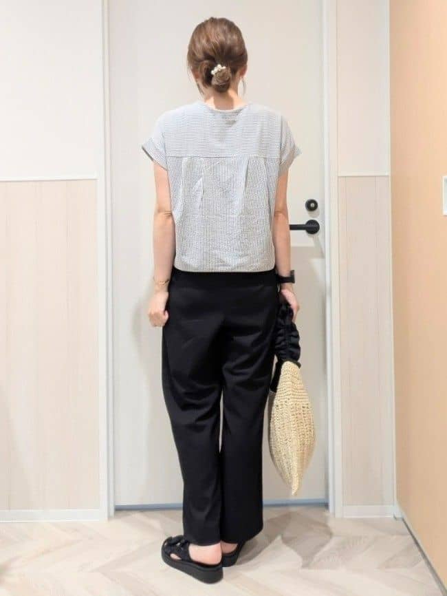 miyuさんの「SHOO･LA･RUE｜【洗える/S-LL】シルエット変化を楽しめる サッカーストライプ柄スキッパートップス」を使ったコーディネート