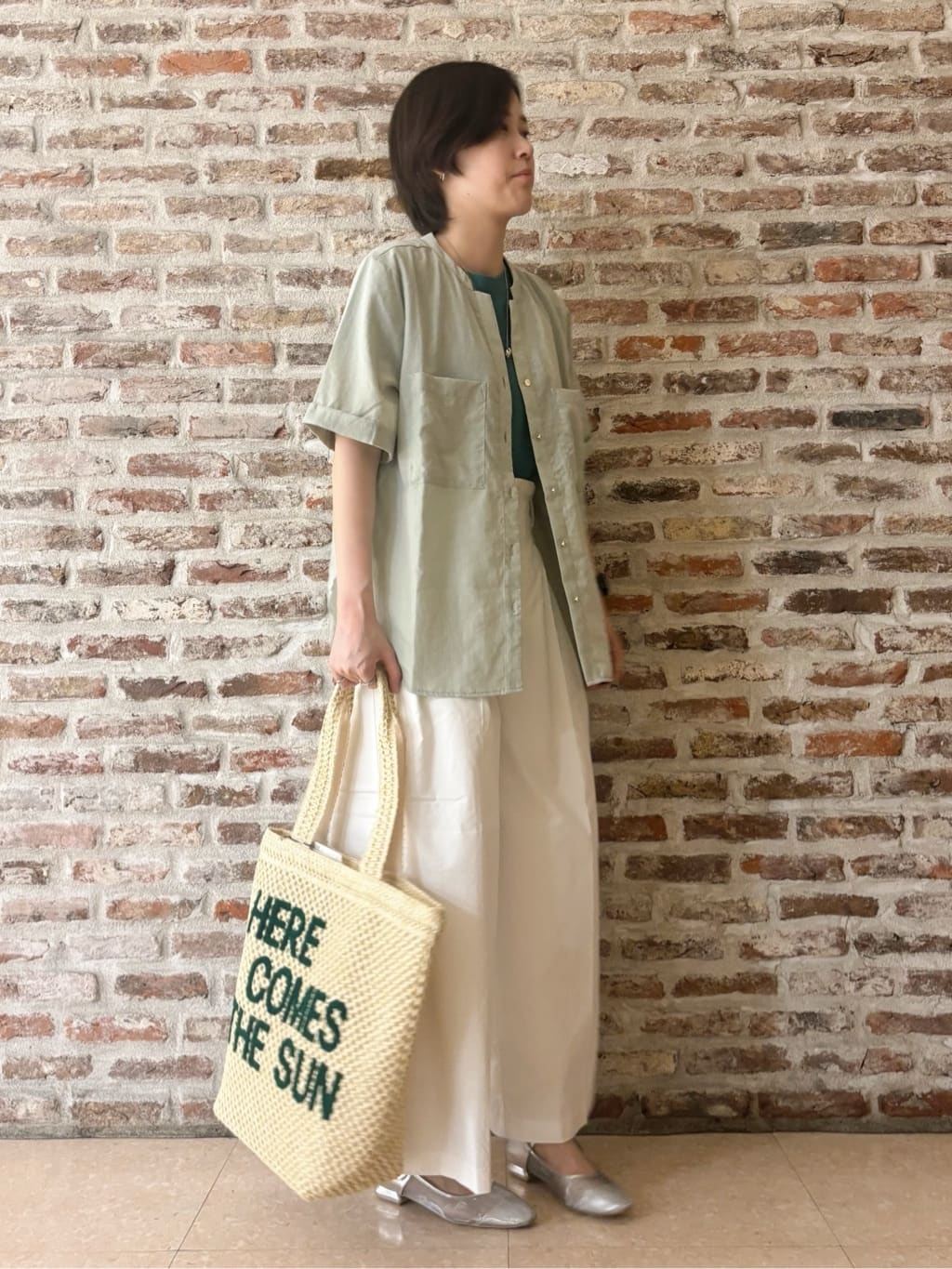 しばさんの「THE SHOP TK｜【6色展開】さらさらフレンチニット【毛玉になりにくい/洗濯機OK】」を使ったコーディネート