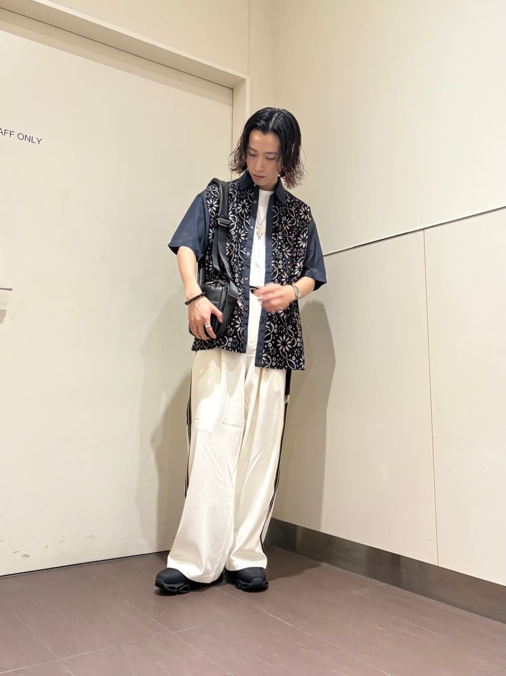 ナノシーさんの「tk.TAKEO KIKUCHI｜ラインスラックス」を使ったコーディネート