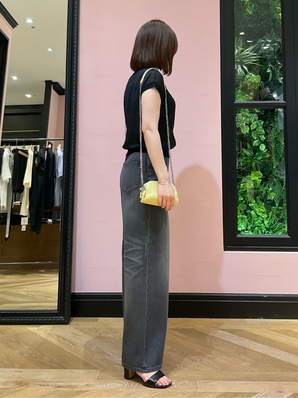 maruさんの「DRESSTERIOR｜ヴィンテージ加工ワイドデニムパンツ」を使ったコーディネート