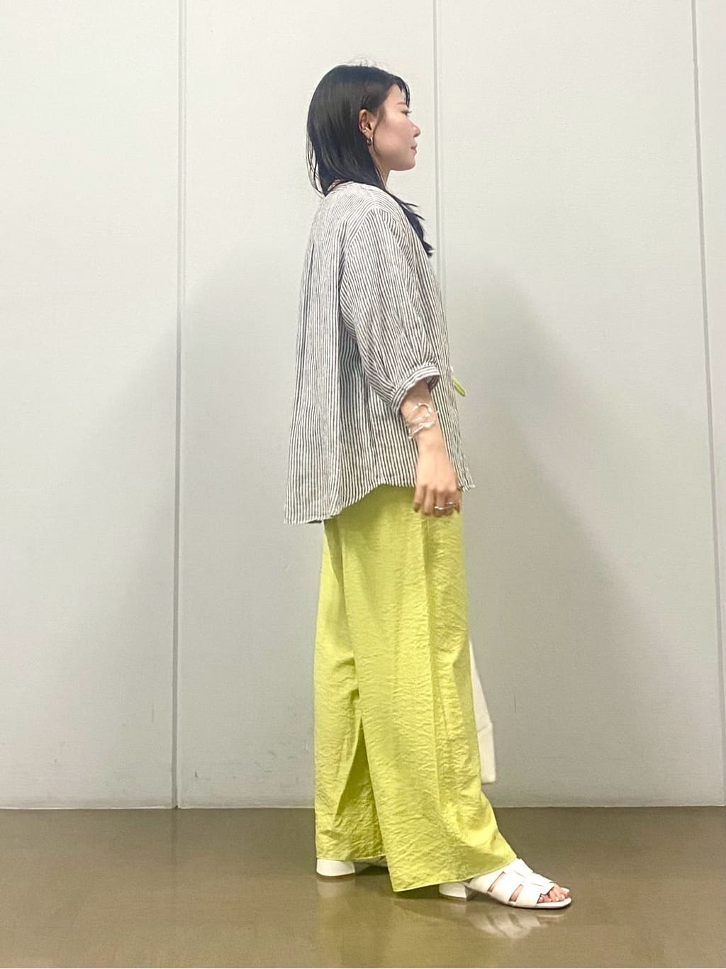 misakiさんの「INDIVI｜◆【毎年人気！／フレンチリネン】5分袖バンドカラーブラウス」を使ったコーディネート