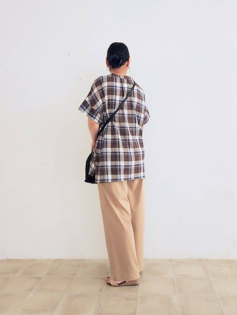 くまさんの「SHOO･LA･RUE｜【S-LL】きれいに体型カバー さらシャリコットン スキッパーシャツ」を使ったコーディネート