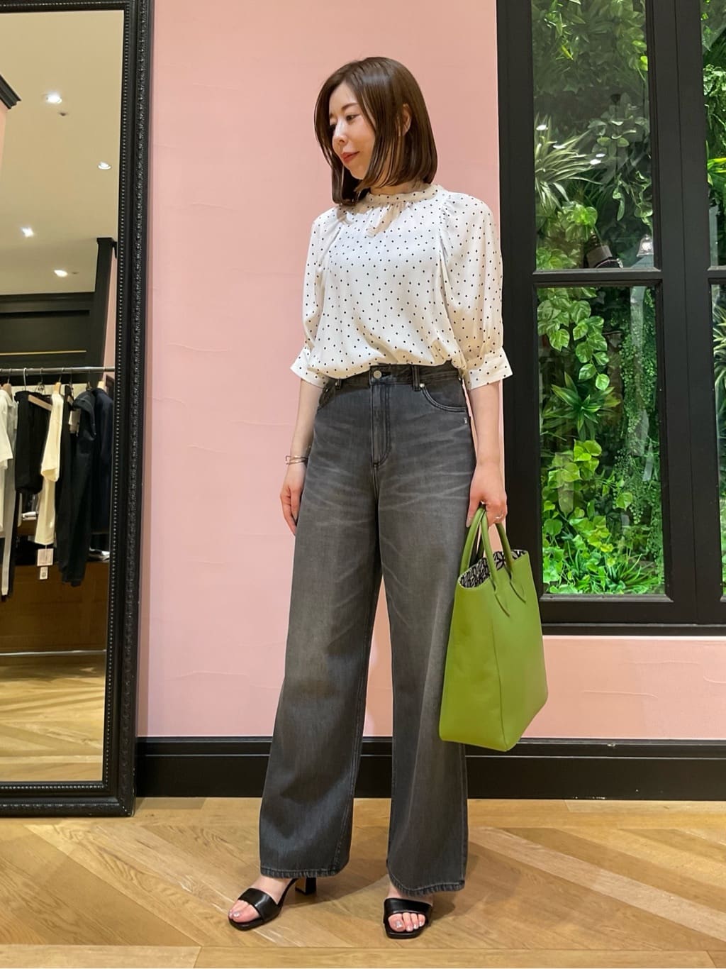 maruさんの「DRESSTERIOR｜ヴィンテージ加工ワイドデニムパンツ」を使ったコーディネート