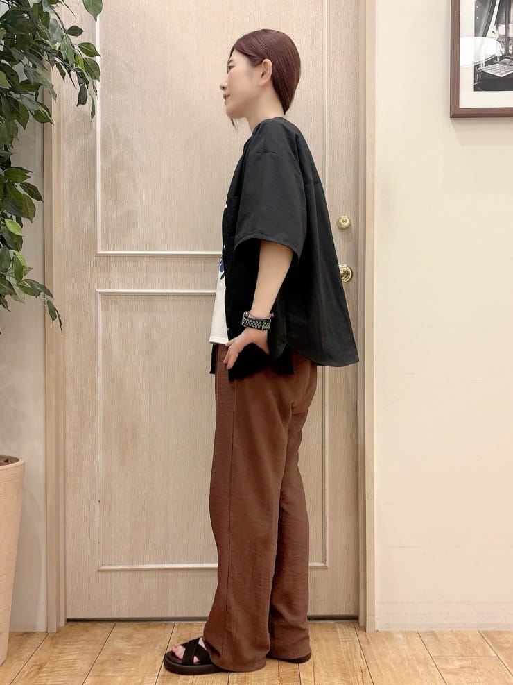 みぞさんさんの「SHOO･LA･RUE｜【S-LL/ひんやり/汗ジミ軽減/UVカット】グラフィックアソートTシャツ」を使ったコーディネート