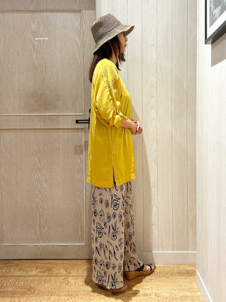 yukaさんの「SHOO･LA･RUE｜【S-LL】お袖デザインが華やか はしごレースチュニック」を使ったコーディネート