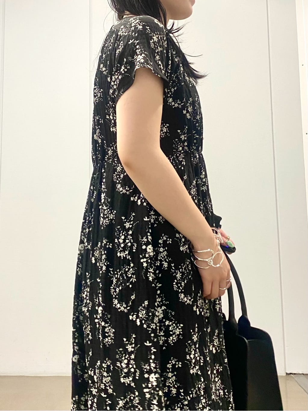 misakiさんの「INDIVI｜クロスバングル」を使ったコーディネート