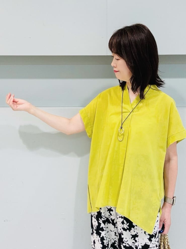 makiさんの「UNTITLED｜【洗える/スキッパー】フレンチスリーブシアーブラウス」を使ったコーディネート