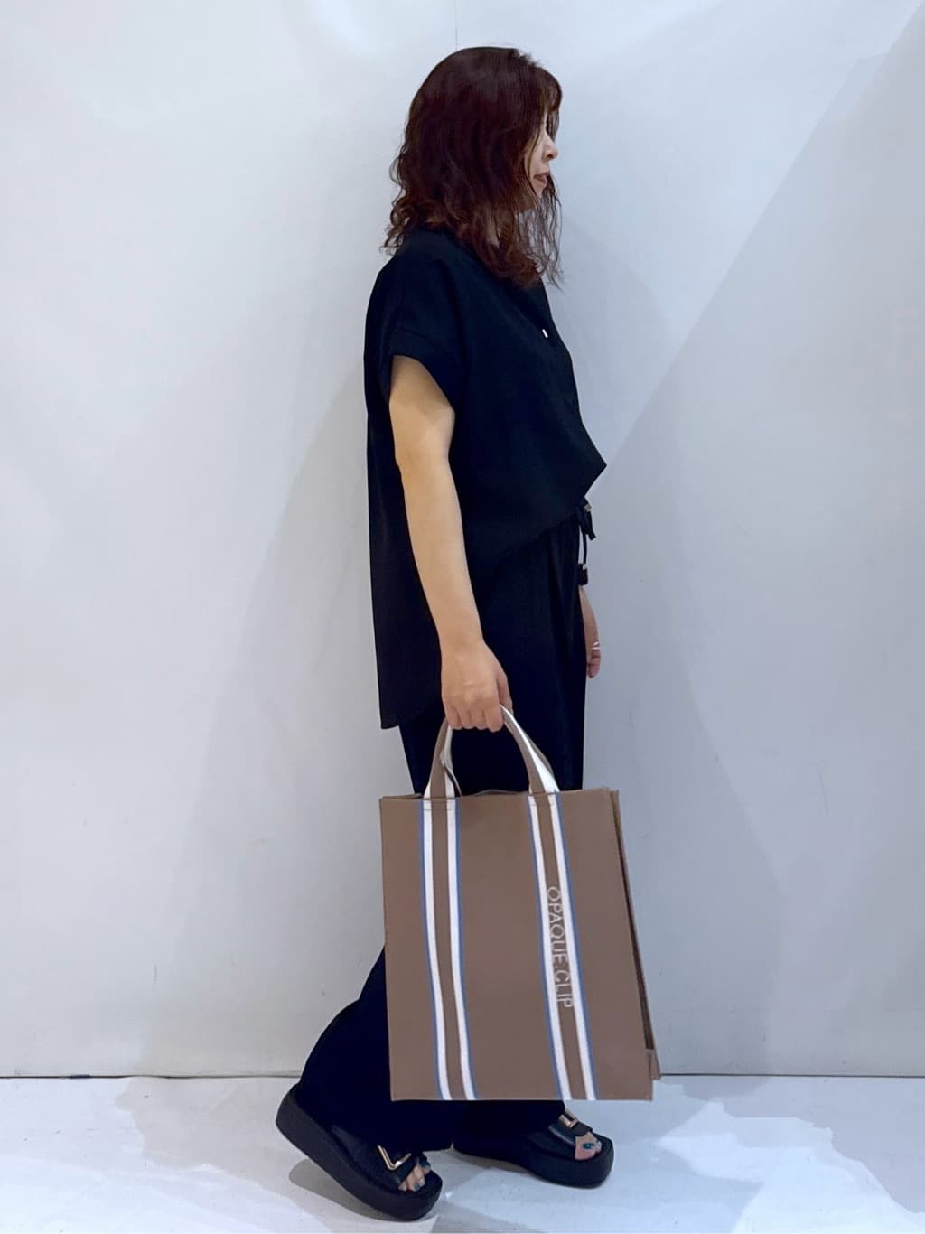 nakkoさんの「OPAQUE.CLIP｜《7色展開／SS-LLサイズ》ストレッチスキッパーブラウス／セットアップ対応【洗濯機洗い可／防シワ】」を使ったコーディネート