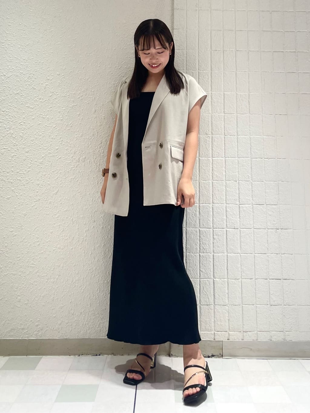 SEIKOさんの「ESPERANZA｜ゴールドラインプレートヒールミュール」を使ったコーディネート