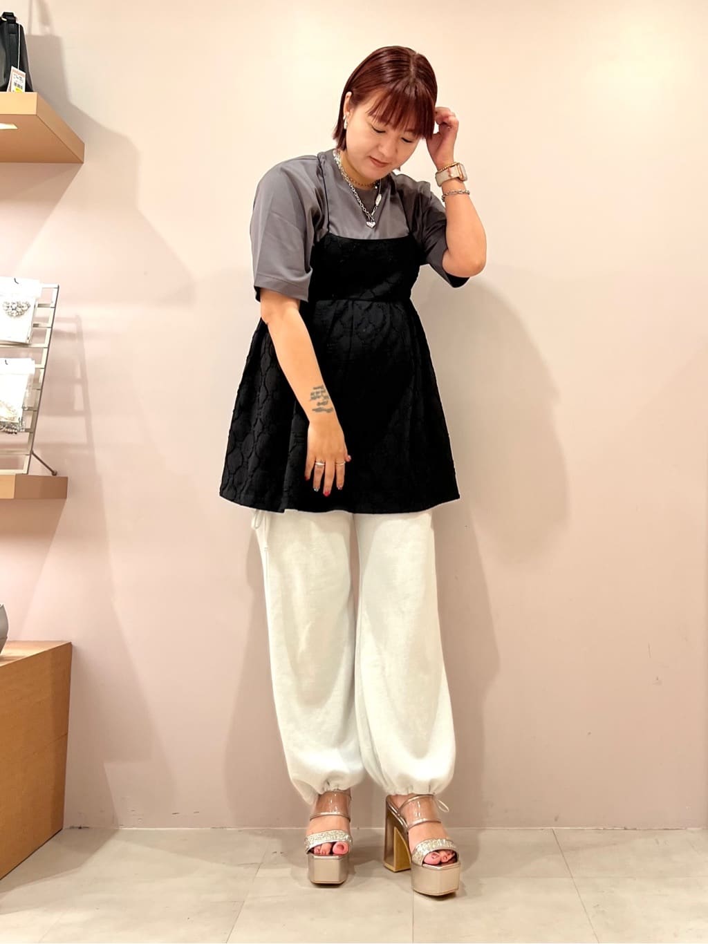 TAKAさんの「ESPERANZA｜【ラク盛り／サンダル】リピーター続出／脚長美脚　ミュールサンダル」を使ったコーディネート