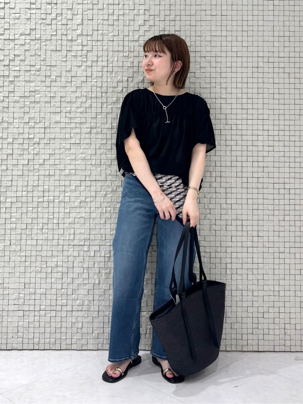 sakuさんの「INDIVI｜【洗える／体型カバー】シャーリングシアートップス」を使ったコーディネート