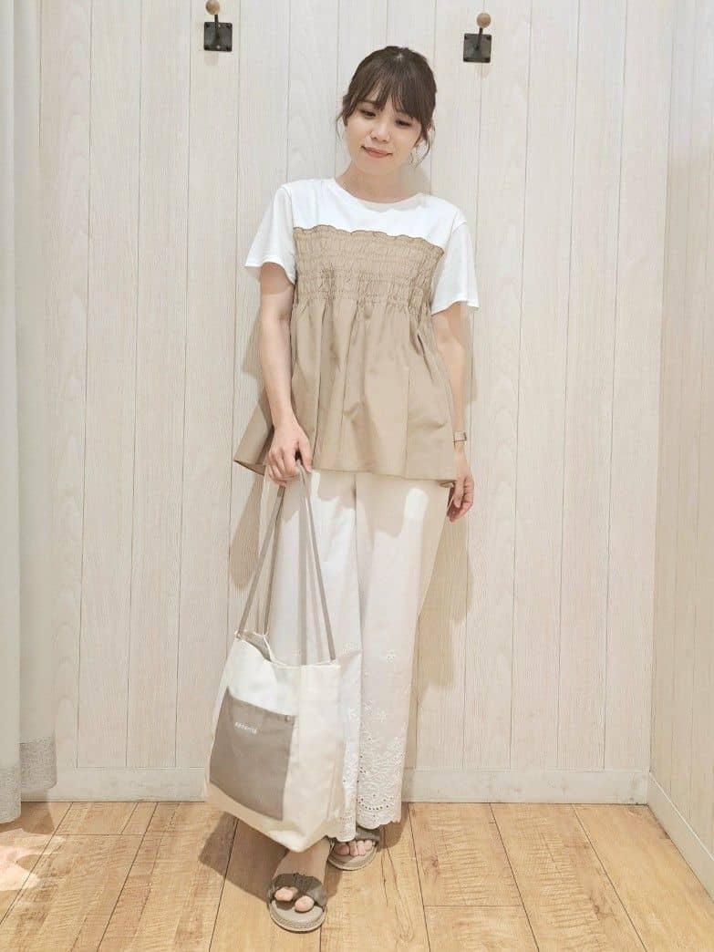 SAKIさんの「SHOO･LA･RUE｜【S-LL】華やかさをプラスする 裾刺繍ストレートパンツ」を使ったコーディネート