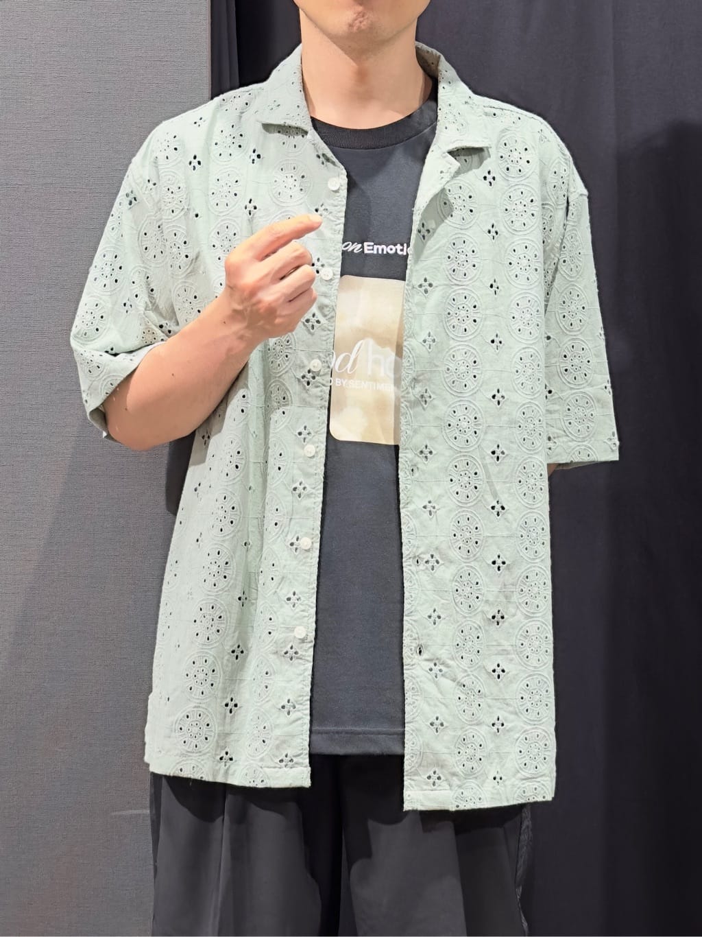 tomoyaさんの「THE SHOP TK｜アートグラフィック 半袖Tシャツ 洗濯機OK」を使ったコーディネート
