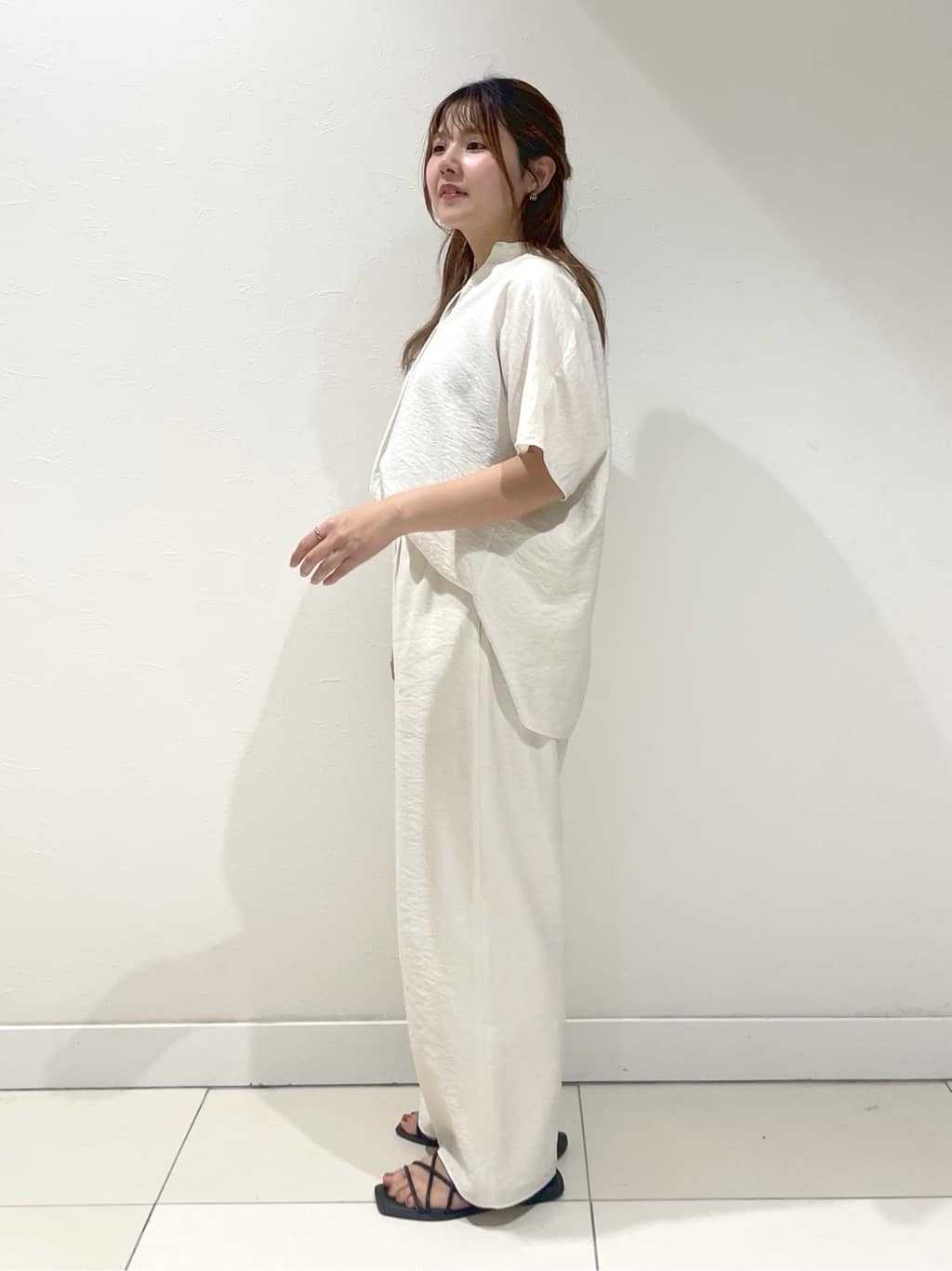 YUUKIさんの「INDIVI｜◆【洗える／和紙混素材】ドライタッチニットカーディガン」を使ったコーディネート