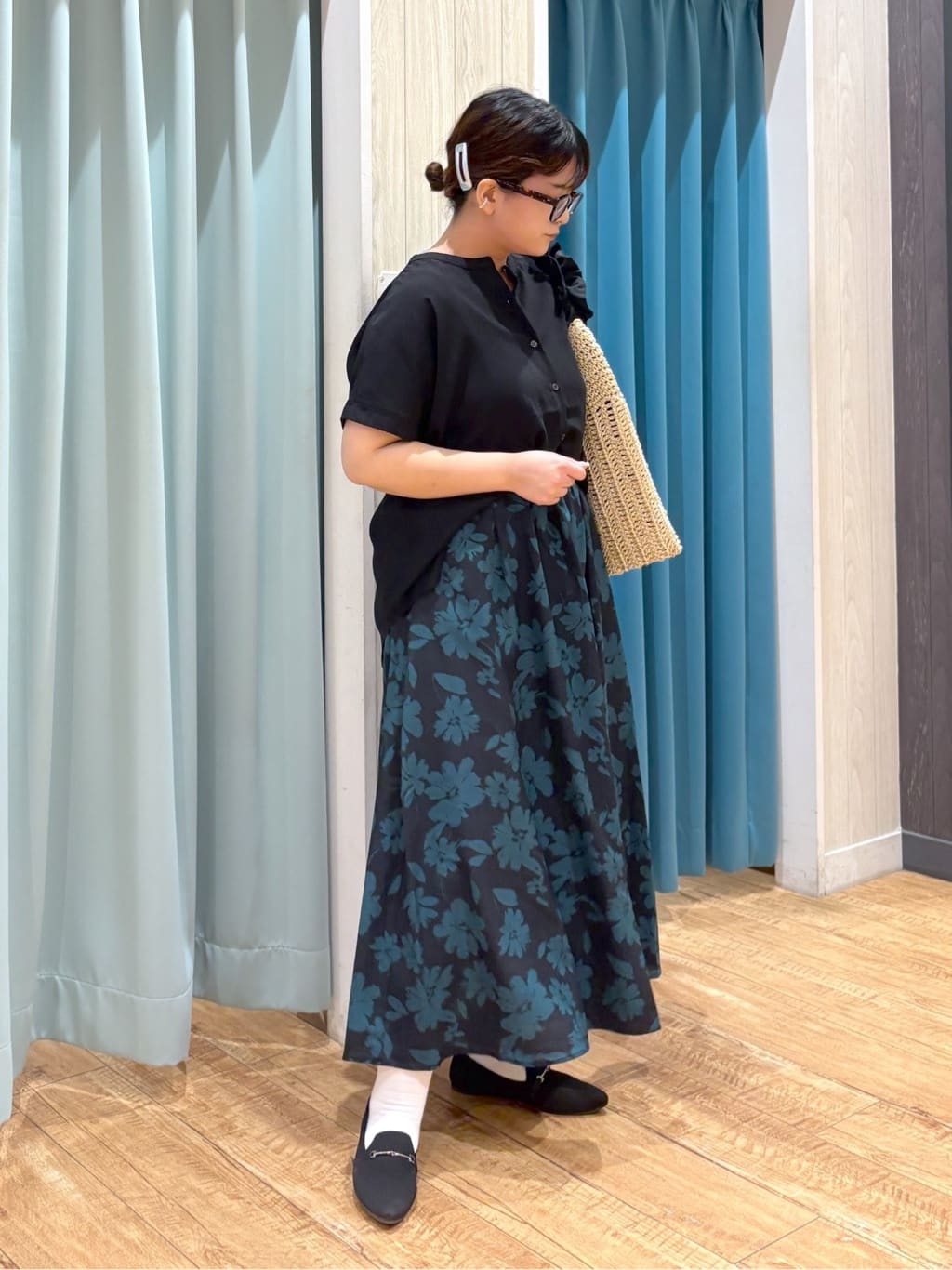 砂糖さんの「SHOO･LA･RUE｜【洗える/プチプラ】大人の抜け感をプラスする バンドカラーシャツ」を使ったコーディネート
