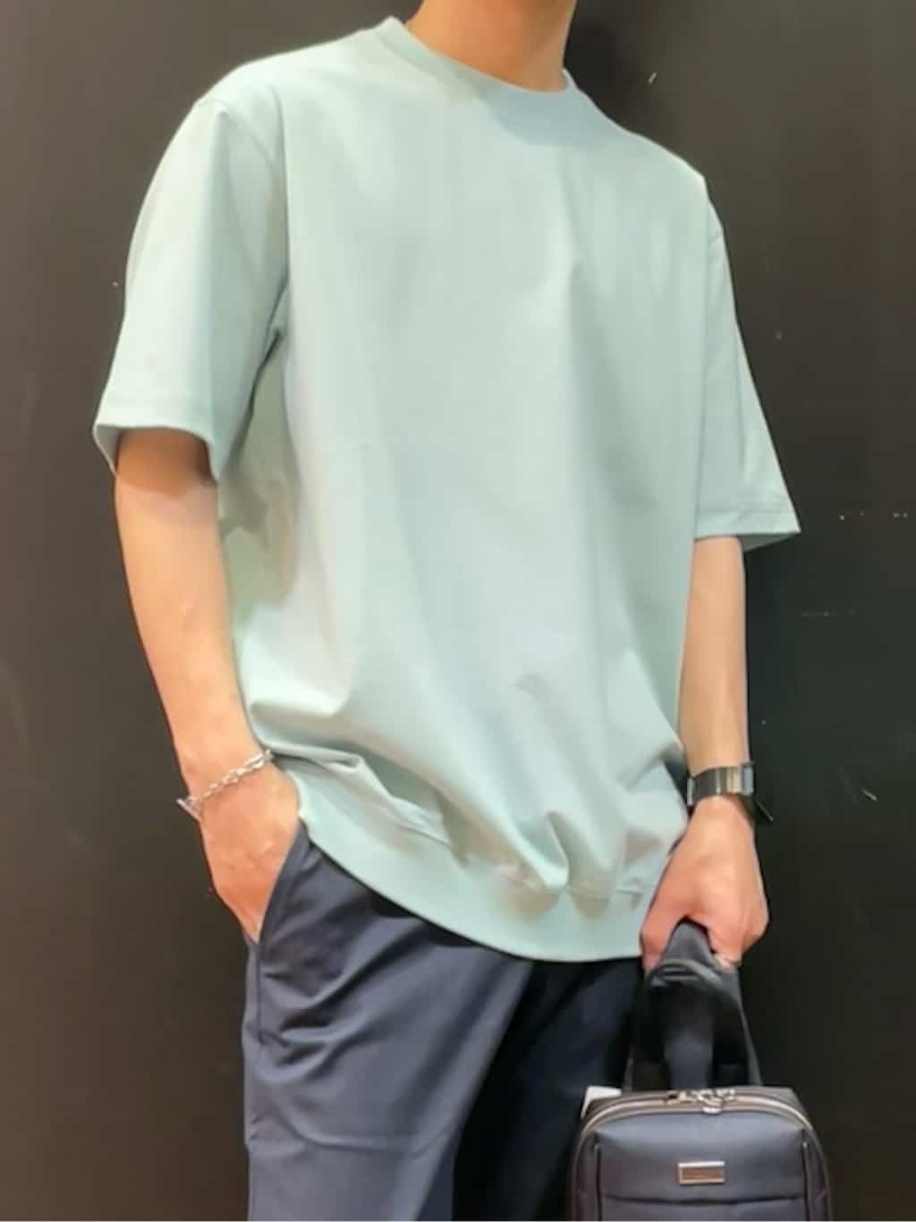 すずきさんの「TAKEO KIKUCHI｜【抗菌防臭／5サイズ展開】ハイゲージポンチ Tシャツ」を使ったコーディネート