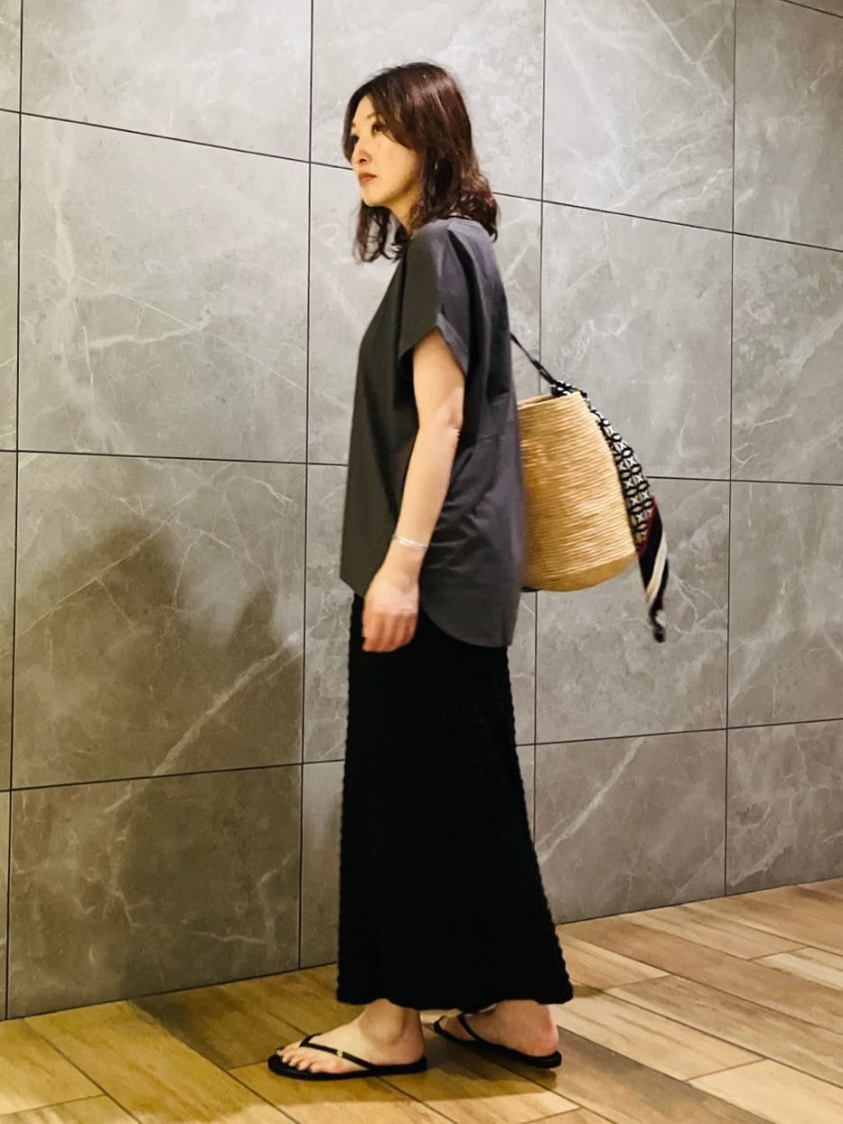 TSUKUIさんの「DRESSTERIOR｜オーバーラップサークルシルクスカーフ」を使ったコーディネート