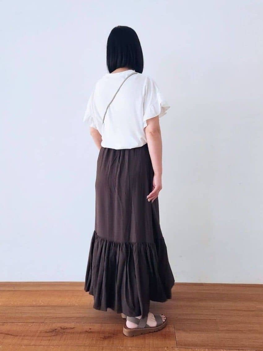 くまさんの「SHOO･LA･RUE｜【S-LL/汗ジミ軽減/ひんやり/UVカット】フリルTシャツ」を使ったコーディネート
