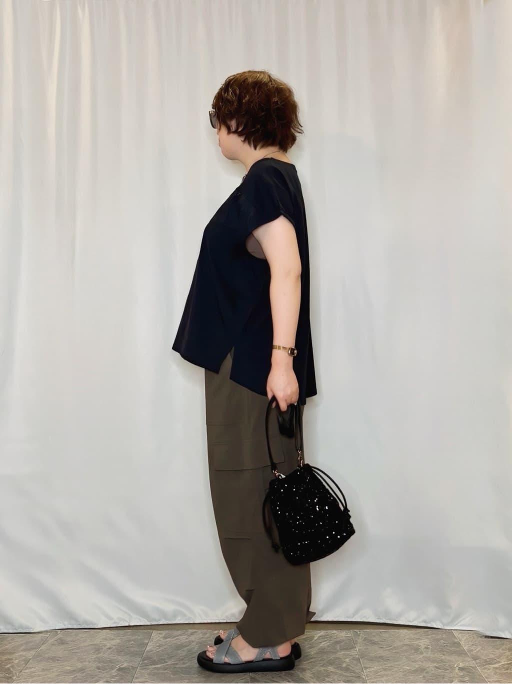 たみさんの「SHOO･LA･RUE｜【洗える/S-LL/体型カバー】レース使いが華やか フレンチスリーブコットンTシャツ」を使ったコーディネート
