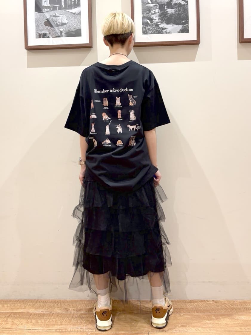 Ayumiさんの「SHOO･LA･RUE｜【ひんやり/汗ジミ軽減/UVカット】プリントアソート BIG Tシャツ」を使ったコーディネート