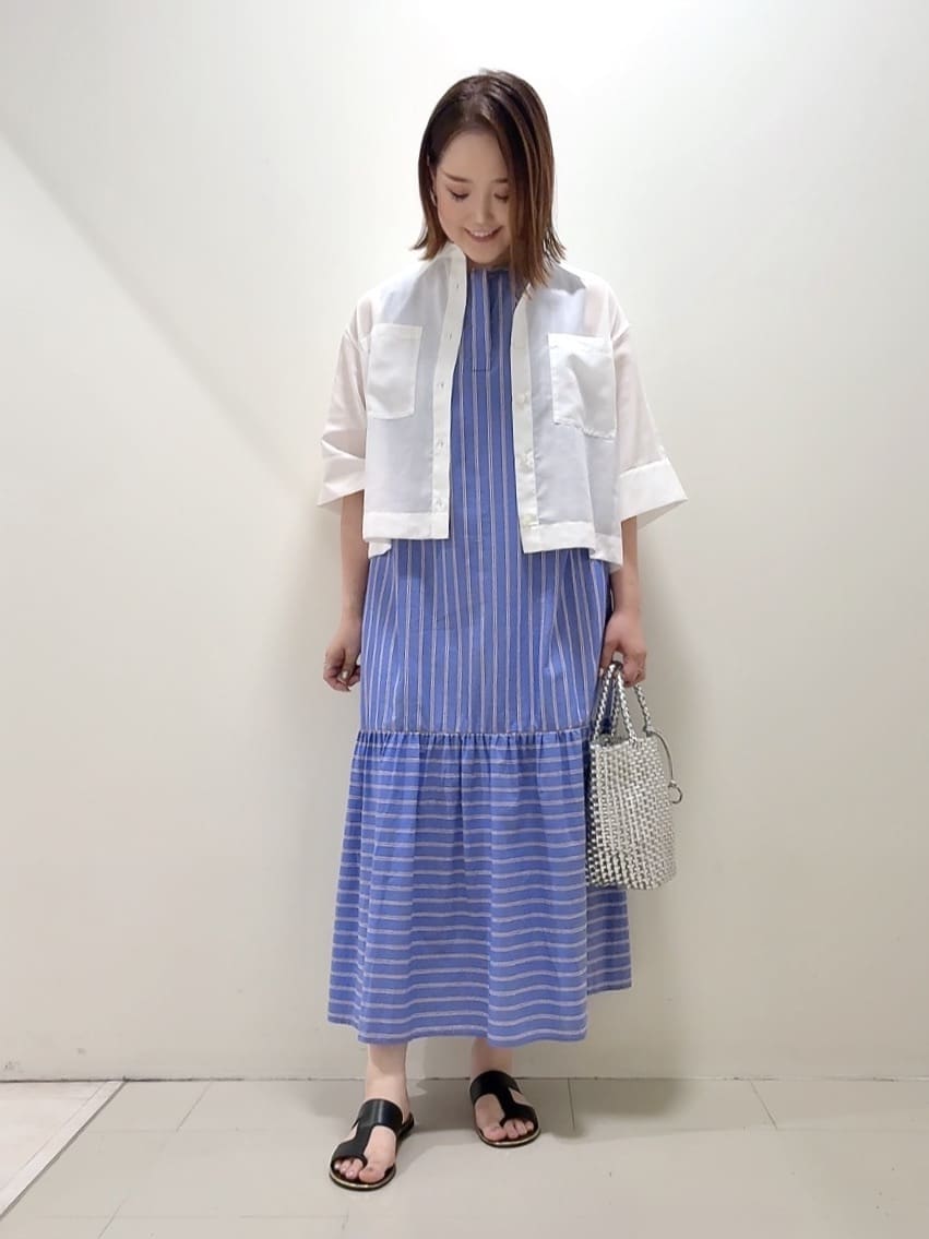 YUIさんの「UNTITLED｜【前開き/洗える】ショート丈シアーシャツ」を使ったコーディネート