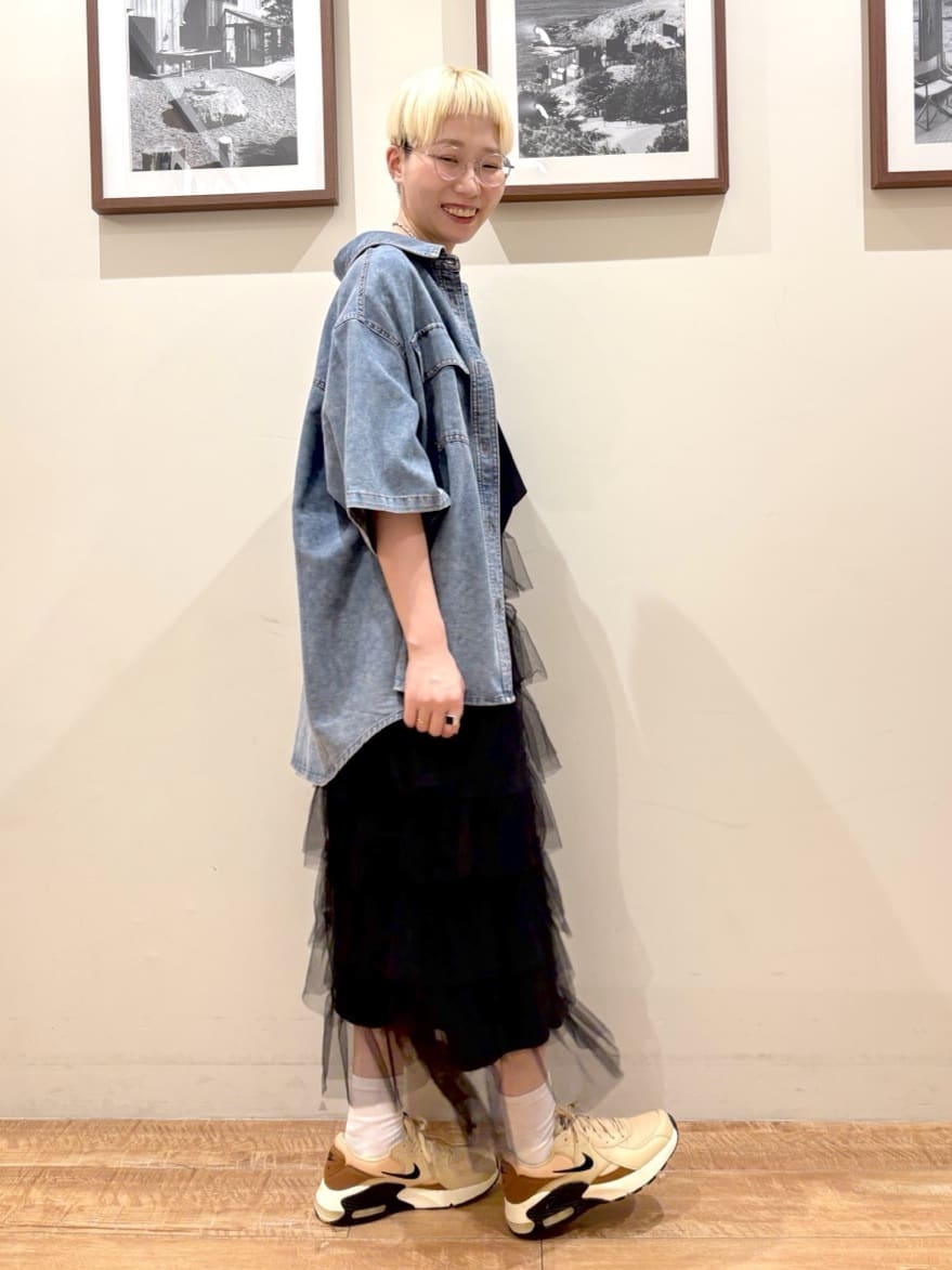 Ayumiさんの「SHOO･LA･RUE｜【ひんやり/汗ジミ軽減/UVカット】プリントアソート BIG Tシャツ」を使ったコーディネート